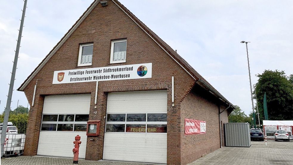 Das Feuerwehrhaus in Münkeboe ist in die Jahre gekommen. Foto: Holger Janssen