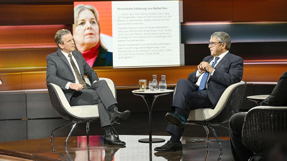 Markus Lanz diskutierte unter anderem mit Ex-SPD-Chef Sigmar Gabriel über den Rücktritt von Bärbel Bas und der damit zusammenhängenden Kommunikation. Foto: ZDF/Markus Hertrich