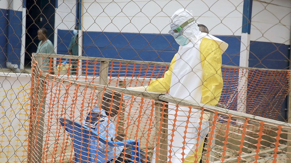 Die Nachverfolgung von Kontakten ist in der Ebola-Bekämpfung elementar. Foto: Sebastien Kitsa Musayi/AP/dpa