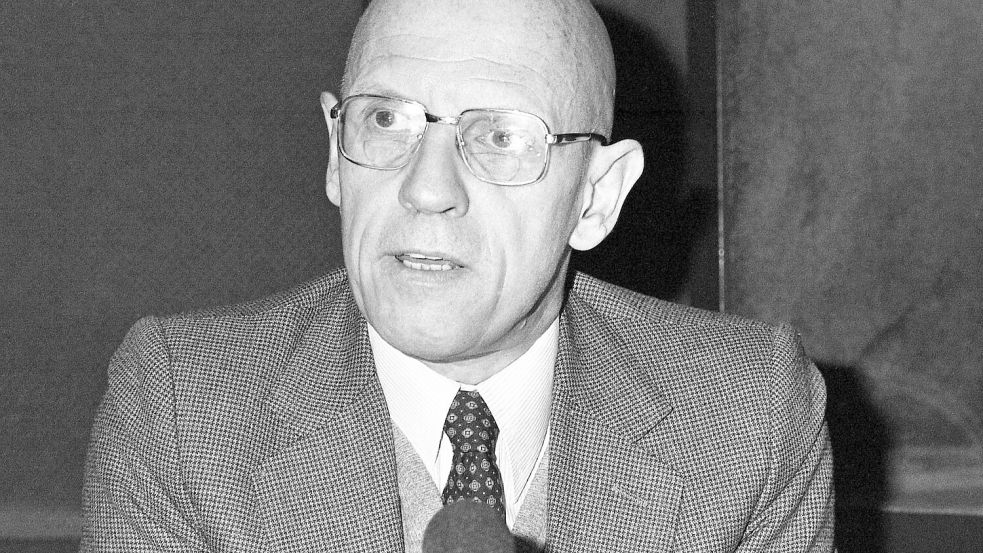 Der französische Philosoph Michel Foucault (1926–1984) beschäftigte sich mit Macht, Überwachung und gesellschaftlichen Normen. Foto: Alexis Duclos/AP/dpa