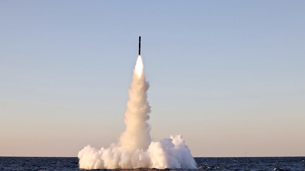 Nordkorea testete in den vergangenen Wochen immer wieder Raketen.  Foto: Uncredited/KCNA via KNS via AP/dpa