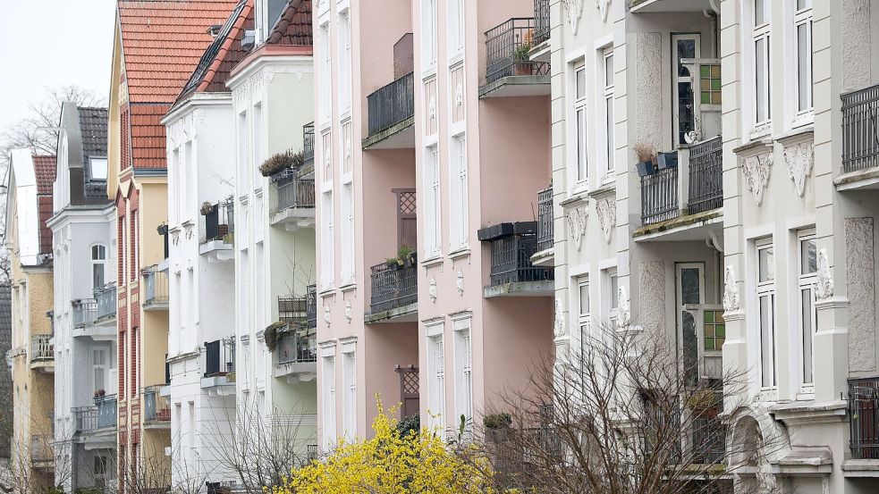 Unter den deutschen Großstädten sind Angebotsmieten in Hamburg am stärksten gestiegen. (Archivbild)  Foto: Christian Charisius/dpa