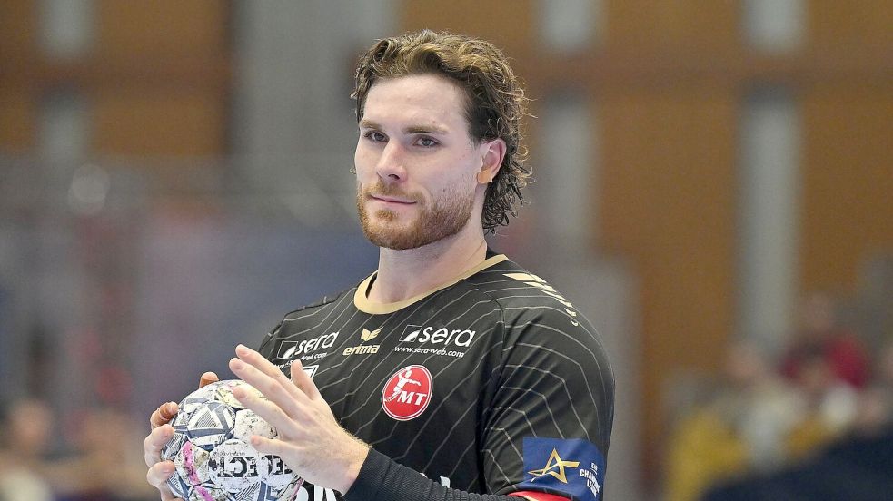 DHB-Kapitän Johannes Golla will die MT Melsungen nach wenigen Monaten wieder verlassen. (Archivbild) Foto: Swen Pförtner/dpa