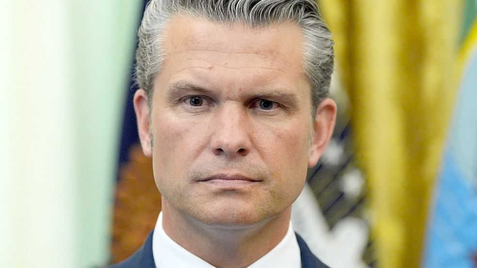 Er hatte die Livestream-Pläne bestätigt - US-Verteidigungsminister Pete Hegseth. (Archivbild) Foto: Alex Brandon/AP/dpa