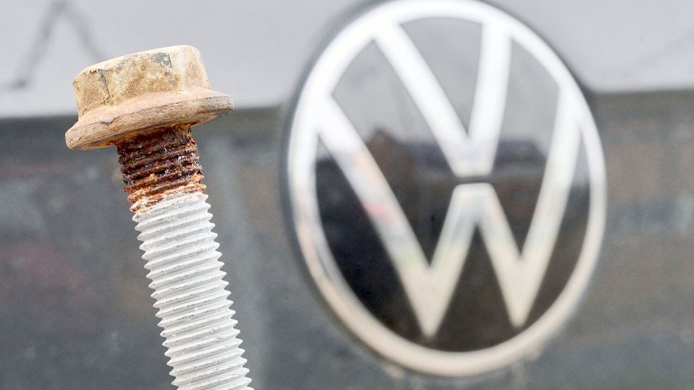 Ein Rückruf wegen einer fehlerhaften Schraube wurde erst vor wenigen Wochen bekannt. Betroffen sind Millionen Fahrzeuge. (Archivbild) Foto: Julian Stratenschulte/dpa