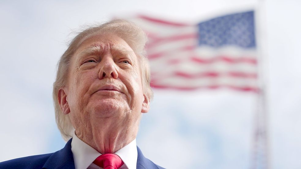 US-Präsident Trump hat neue Zölle gegen Russland vorerst auf Eis gelegt. Foto: Julia Demaree Nikhinson/AP/dpa