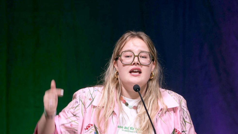 Grüne-Jugend-Chefin Henriette Held setzt wie die Grüne Jugend insgesamt auf Abgrenzung zum Kurs von Kanzler Friedrich Merz (CDU). Foto: Sebastian Willnow/ dpa/dpa