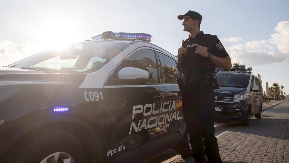 Die spanische Polizei hat auf Mallorca einen Deutschen wegen des Verdachts der Vergewaltigung festgenommen. (Symbolbild) Foto: Clara Margais/dpa