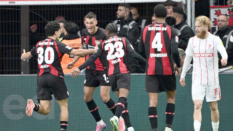 Schicks Rekordtor lässt Leverkusen zum 2:1 jubeln.  Foto: Federico Gambarini/dpa