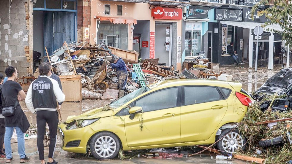 Hunderte Menschen wurden aus prekären Lagen befreit. Foto: Rober Solsona/EUROPA PRESS/dpa