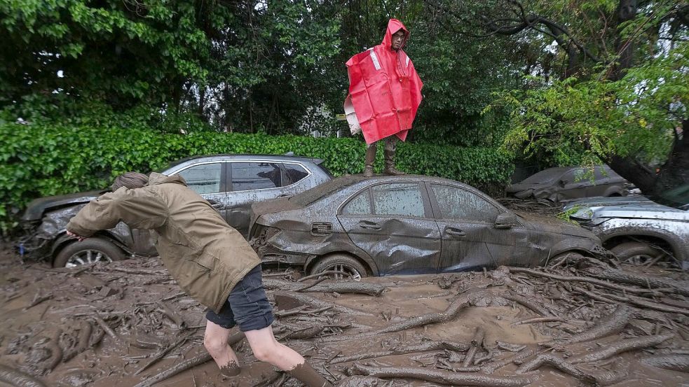 Sturzfluten – wie hier kürzlich in Chile – werden in der Klimakrise wahrscheinlicher.  Foto: Esteban Felix/AP/dpa
