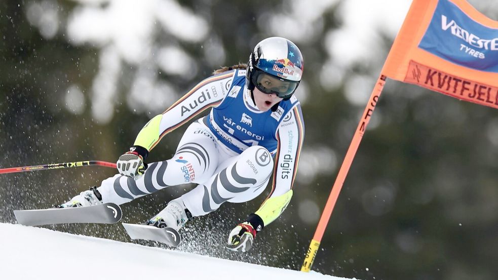 Deutschlands derzeit beste Skirennfahrerin: Emma Aicher. (Archivbild) Foto: Gabriele Facciotti/AP/dpa