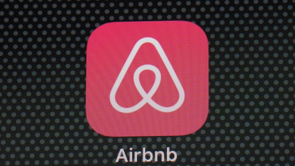 Airbnb will nicht, dass Gäste die Arbeit von Reinigungskräften machen müssen. (Archivbild) Foto: Patrick Semansky/AP/dpa