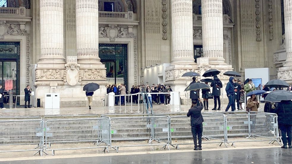 Mit der Entscheidung vorzeitig zu schließen, kommen die Veranstalter den öffentlichen Behörden zuvor. Foto: Sabine Glaubitz/dpa