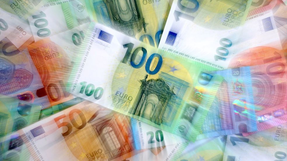Die bessere Konjunktur spült etwas mehr Geld in die Kassen. (Illustration) Foto: Karl-Josef Hildenbrand/dpa