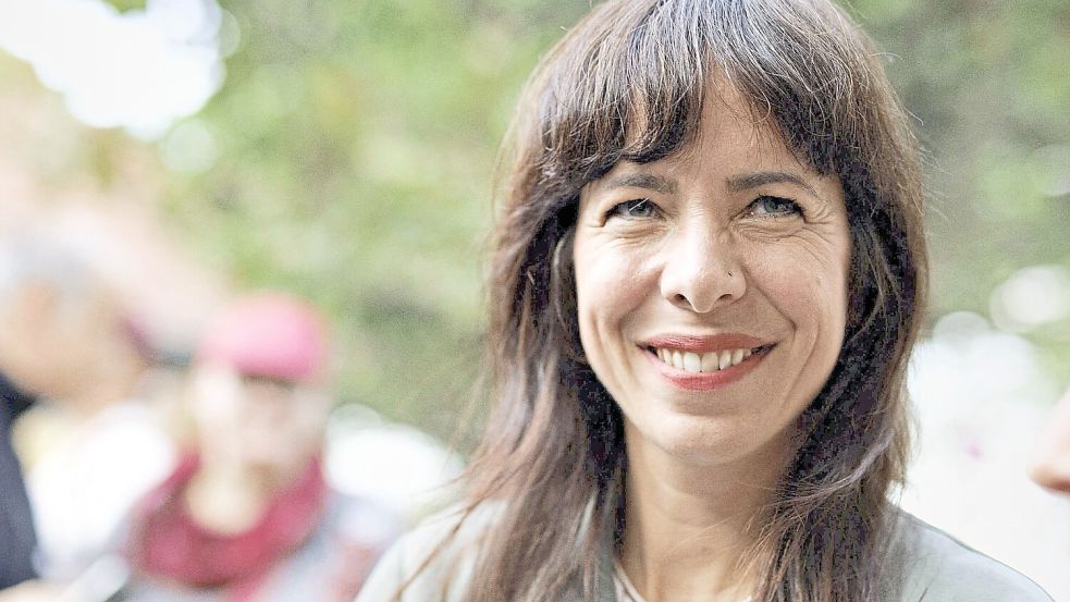 Sieht nett aus, wirkt aber offenbar wie ein Polizisten-Schreck: Die angehende Berliner Bürgermeisterin Elif Eralp. Foto: dpa/Carsten Koall