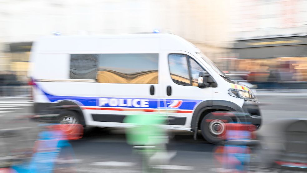 Die französische Polizei ist im Einsatz. Foto: IMAGO/brennweiteffm