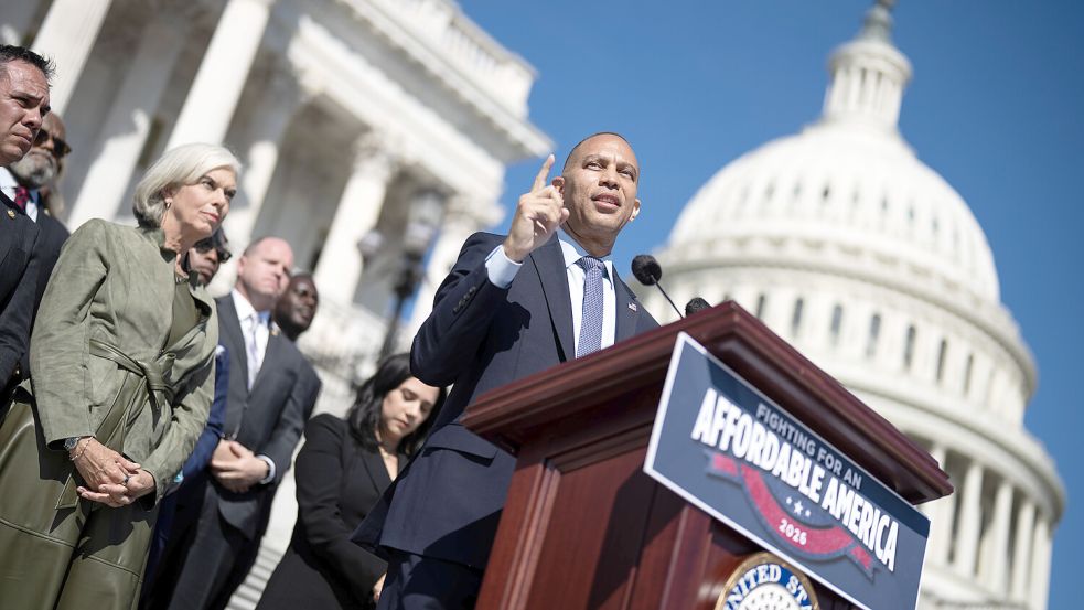 Kämpfen für ein „Bezahlbares Amerika“: Fraktionschef Hakeem Jeffries und seine Partei, die US-Demokraten. Die Chancen auf einen Sieg bei den Zwischenwahlen stehen nicht schlecht. Foto: IMAGO/Tom Williams
