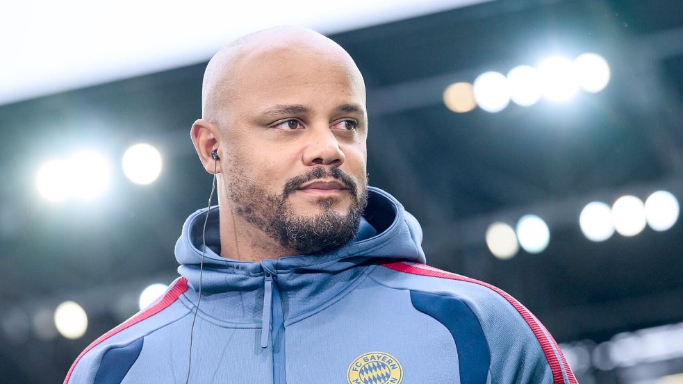 Bayern-Trainer Vincent Kompany wurde nach seinem Zusammenbruch in eine Klinik eingeliefert. (Archivbild) Foto: Tom Weller/dpa