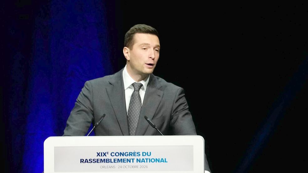 Jordan Bardella bleibt Parteichef der Rechtsnationalen in Frankreich.  Foto: Teresa Suarez/AP/dpa