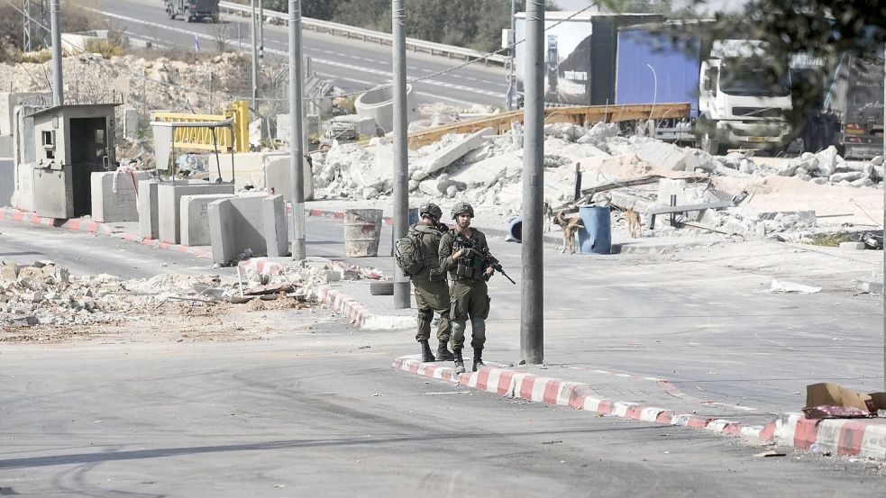 Israels Armee führt im besetzten Westjordanland nach eigenen Angaben Anti-Terroreinsätze durch.   Foto: Mahmoud Illean/AP/dpa