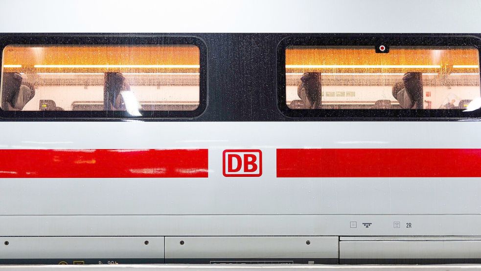 Für hundert Euro im ICE zu fünft durch Deutschland und zurück - damit will die Bahn bei Familien punkten. (Archivbild) Foto: Michael Matthey/dpa