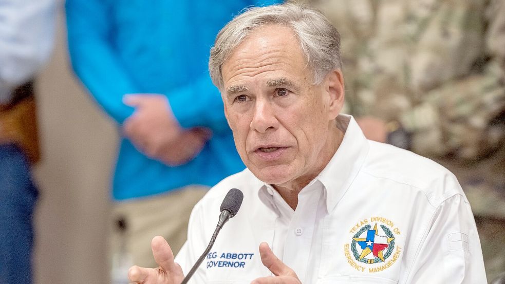 Schaltete bei Rechenzentren einen Gang tiefer: der texanische Gouverneur Greg Abbott. (Archivbild) Foto: Rodolfo Gonzalez/AP/dpa
