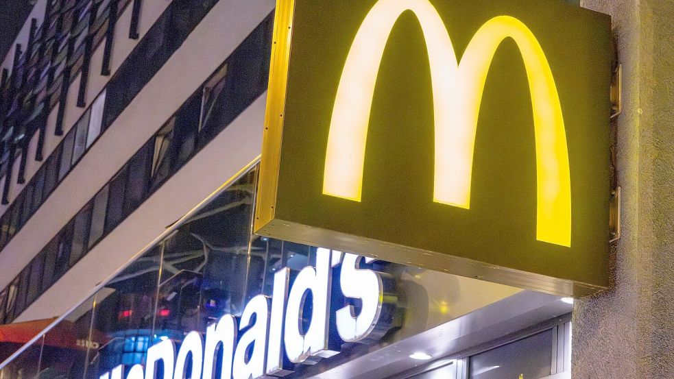 McDonald’s nimmt den McRib aus dem Standardsortiment. Vielerorts ist er bereits nicht mehr verfügbar. Foto: Soeren Stache/dpa