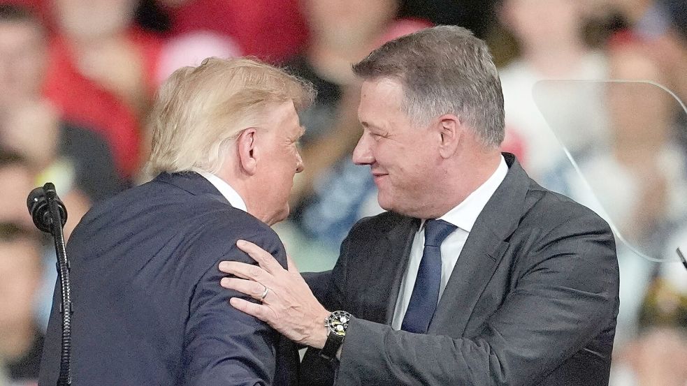 Audi-Chef Gernot Döllner steht für seinen Auftritt mit US-Präsident Trump in der Kritik. (Archivbild) Foto: Mike Stewart/AP/dpa