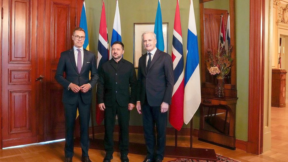 Finnland und Norwegen engagieren sich als Nachbarn Russland für eine Beendigung des Moskauer Angriffskrieges gegen die Ukraine. (Archivbild) Foto: Heiko Junge/Pool NTB/AP/dpa