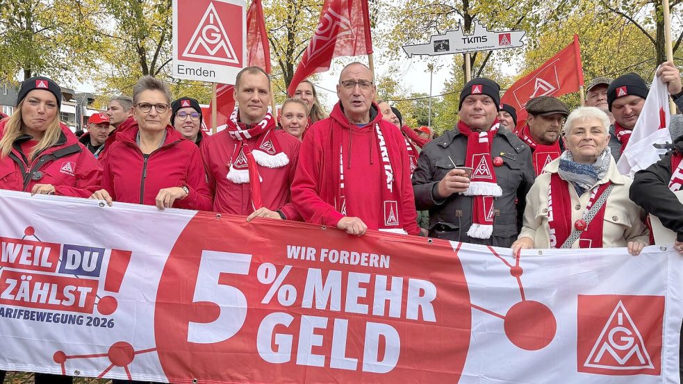 Streikbereit: die IG Metall Emden am Dienstag, 27. Oktober 2026, in Oldenburg. Foto: Martin Teschke