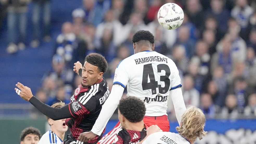 Echter Pokalfight zwischen dem HSV und Eintracht Frankfurt Foto: Marcus Brandt/dpa