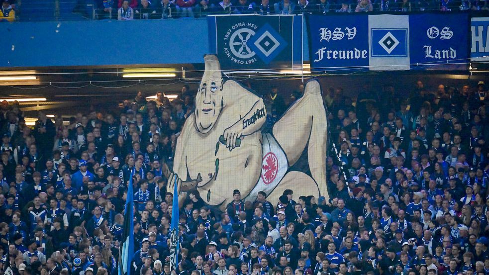 Die HSV-Fans sorgten mit diesem Banner für einen Eklat. Foto: IMAGO/nordphoto GmbH/ Witke