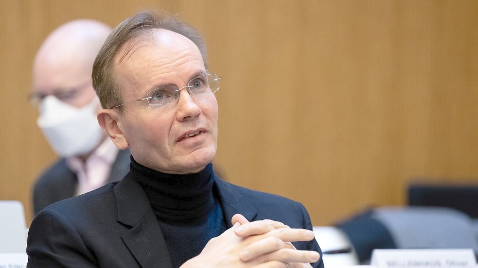 Der wegen Verdachts auf Milliardenbetrug angeklagte frühere Wirecard-Chef Markus Braun sitzt seit über sechs Jahren in Untersuchungshaft. Das Gericht steuert nach bald vier Jahren auf das Urteil zu. (Archiv) Foto: Sven Hoppe/dpa