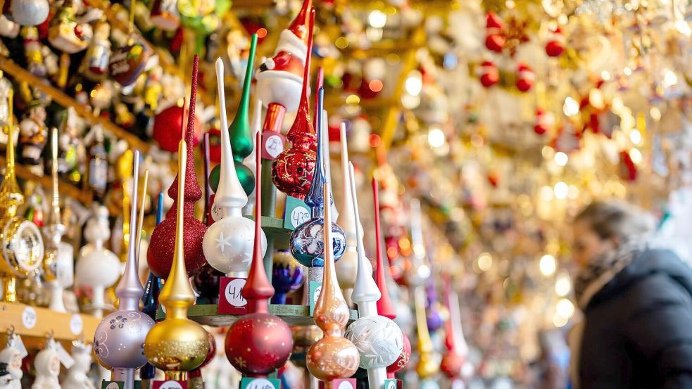 Es weihnachtet schon wieder auf den ersten Weihnachtsmärkten. (Symbolbild) Foto: Daniel Karmann/dpa