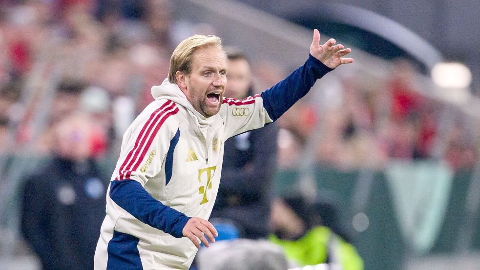 Vorerst weiter in der Rolle als Interimschef: Co-Trainer Aaron Danks.  Foto: Tom Weller/dpa