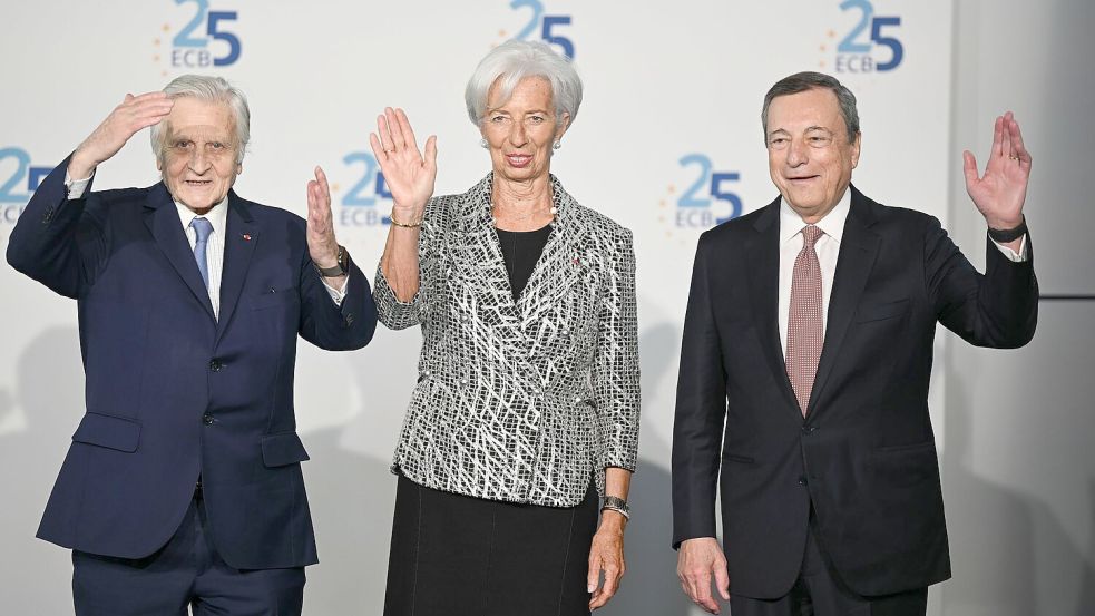 Lagardes Vorgänger Jean-Claude Trichet und Mario Draghi waren jeweils acht Jahre im Amt. (Archivbild) Foto: Arne Dedert/dpa