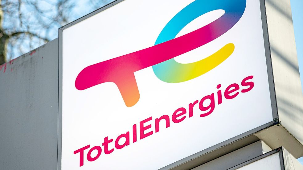 Bei Totalenergies schnellte der Nettogewinn im dritten Quartal allein im Vergleich zum zweiten Jahresviertel um gut die Hälfte nach oben. Foto: Fabian Sommer/dpa