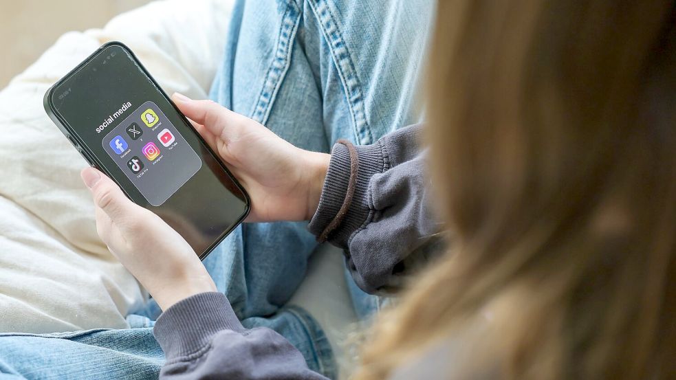 Auch in Deutschland ist beim Thema Social-Media-Verbot eine Übergangslösung geplant, bis eine EU-weite Lösung in Kraft ist. (Symbolbild)  Foto: Jan Woitas/dpa