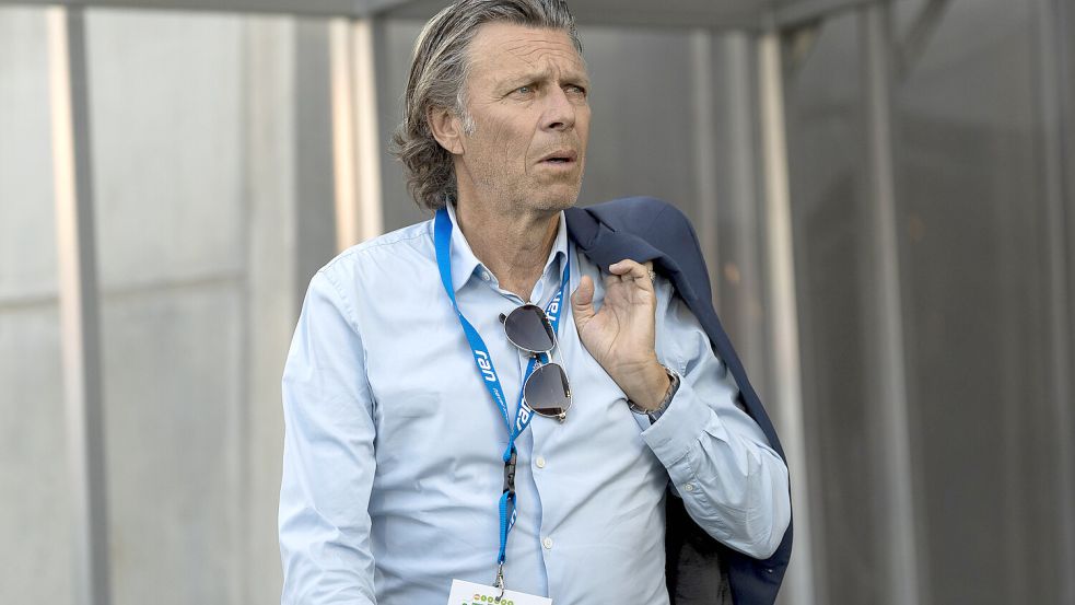 „Tatsächlich war es so, dass es fast dieser Zug geworden wäre“, sagt Ex-Schiedsrichter Urs Meier zum Zugunglück in Spanien. Foto: IMAGO/Marco Bader