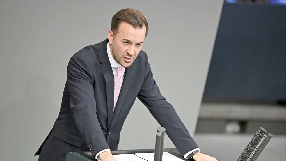 CDU-Politiker Ernst kann sich eine Trennung von Parteivorsitz und Kanzlerschaft vorstellen. (Archivbild) Foto: Elisa Schu/dpa