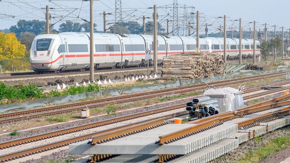 Die Deutsche Bahn saniert auf Rekordniveau - doch Fahrgäste merken davon bisher wenig. (Archivbild) Foto: Klaus-Dietmar Gabbert/dpa/dpa-tmn