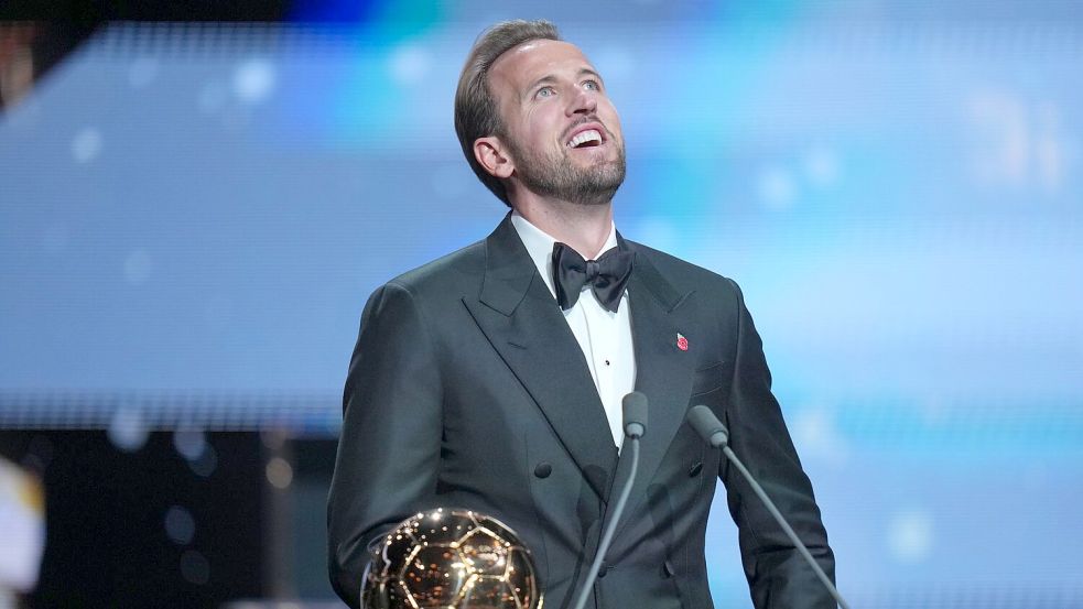 Das war knapp: Harry Kane lag im Rennen um den Ballon d’or nur wenige Punkte vor Kylian Mbappé. (Archivbild) Foto: Kin Cheung/AP/dpa