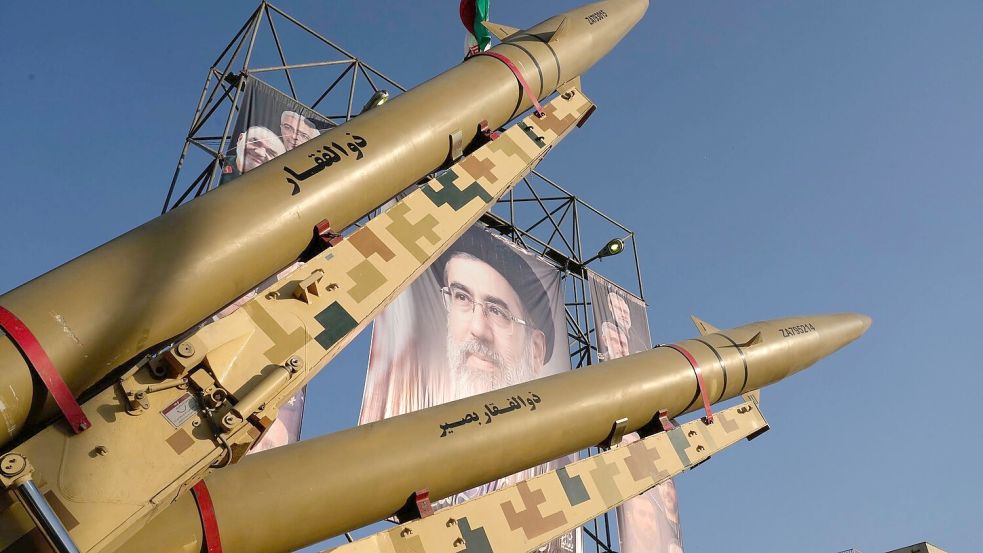 Irans oberster Führer, Modschtaba Chamenei, legt Vorgehen im Kriegsfall fest. (Archivbild)  Foto: Vahid Salemi/AP/dpa