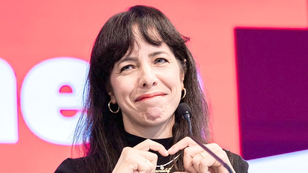 Die Berliner Linke-Politikerin Elif Eralp will Regierende Bürgermeisterin werden.  Foto: Christoph Soeder/dpa