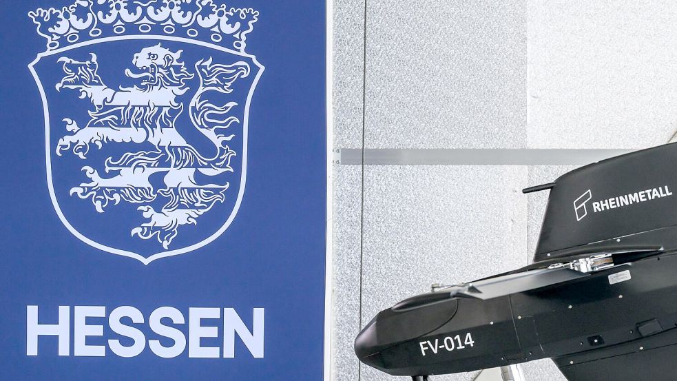 Ermittlungen nach mutmaßlicher Brandstiftung auf einer Baustelle des Rüstungsunternehmens Rheinmetall am Flughafen Kassel-Calden. (Archivbild) Foto: Swen Pförtner/dpa