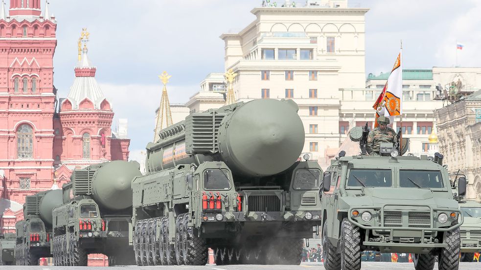 Berlin Scholz Warnt Russen Vor Einsatz Von Atombomben Lasst Es 