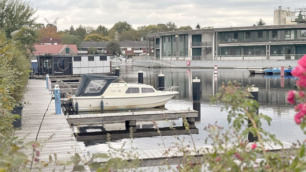 Entwicklung am Großen Sett: Neue Steganlage am Auricher Hafen - jetzt geht ...